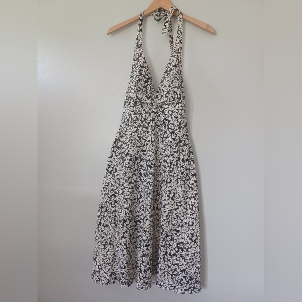 White House Black Market Women's Black and White Dress